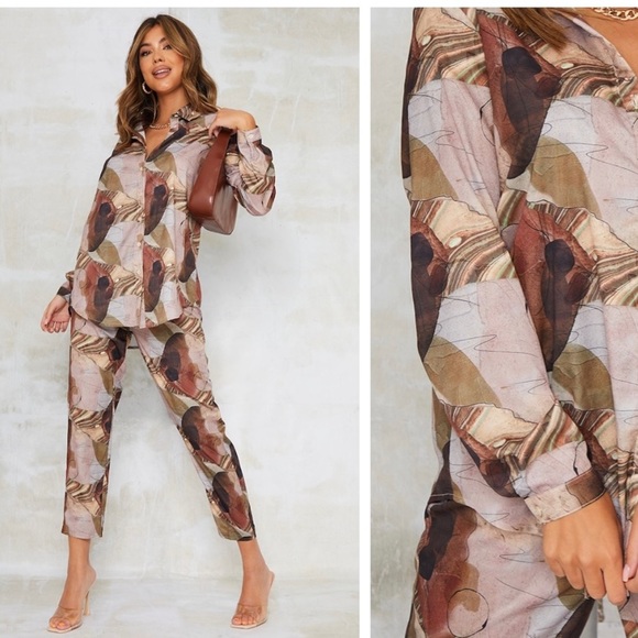 PRETTYLITTLETHING TWO PIECE OUTFIT - Picture 1 of 13